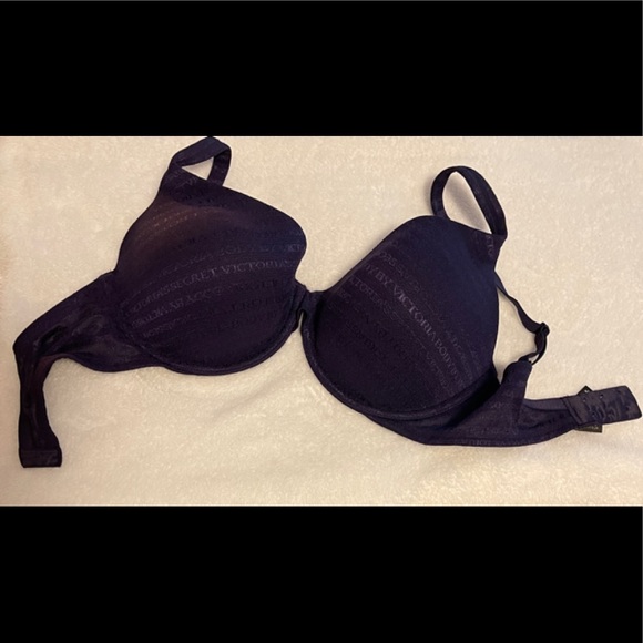 Victoria Secrets Bra - Picture 1 of 10